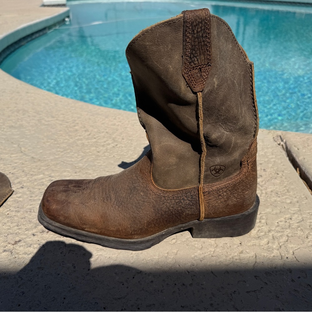 Ariat Brown rambler